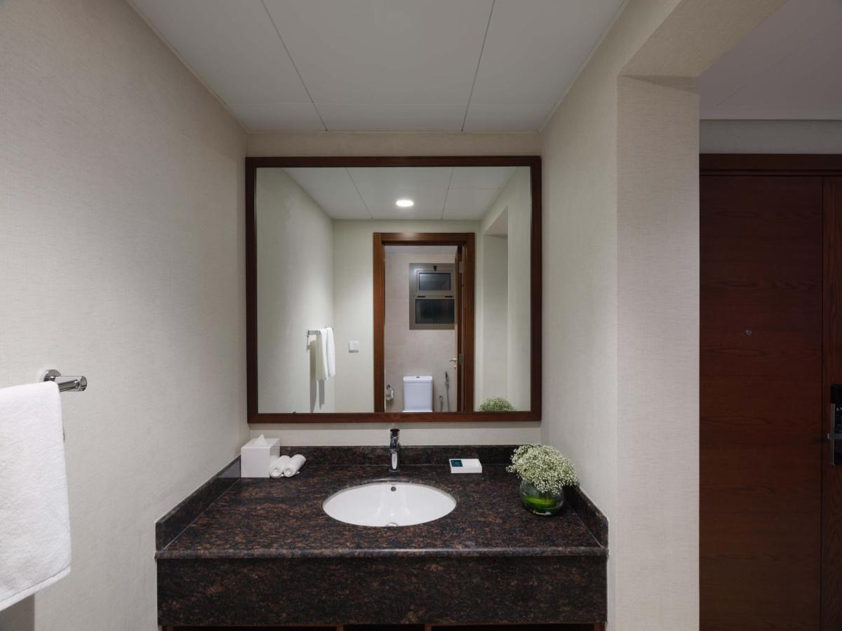 Doubletree By Hilton Muscat Qurum Dış mekan fotoğraf